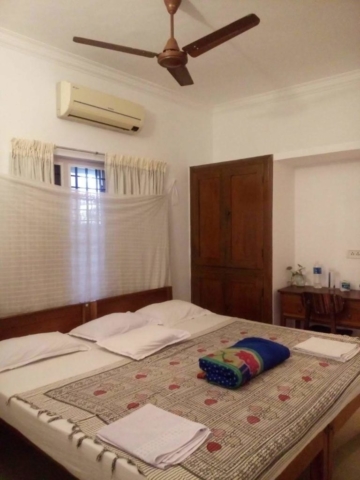 AC Bedroom 1 - Nathan's Holiday Home, Homestay in Fort Kochi