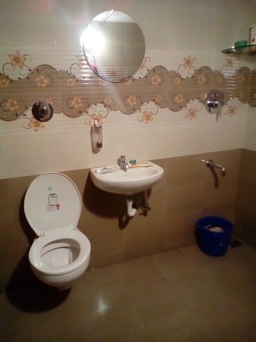 Ensuite Bathroom - Toilet - Villa Mattancherry, Kochi