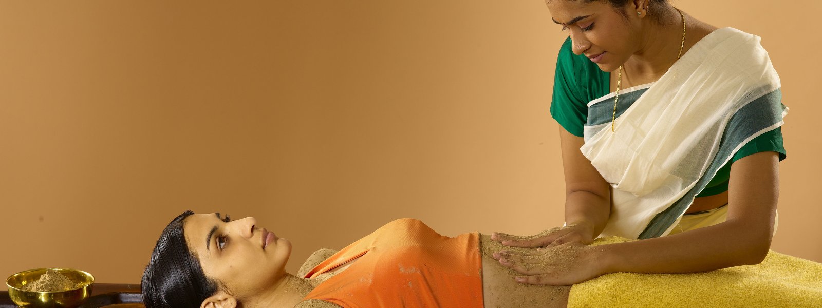 Ayurvedic whole body massage in Kochi India