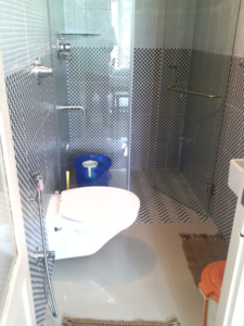 Toughned Glass Partitioned Bathrooms - Nathans Holiday Home, Homestay in Fort Kochi